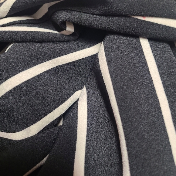 Stripe Wide Leg Cropped Pants - Picture 11 of 14